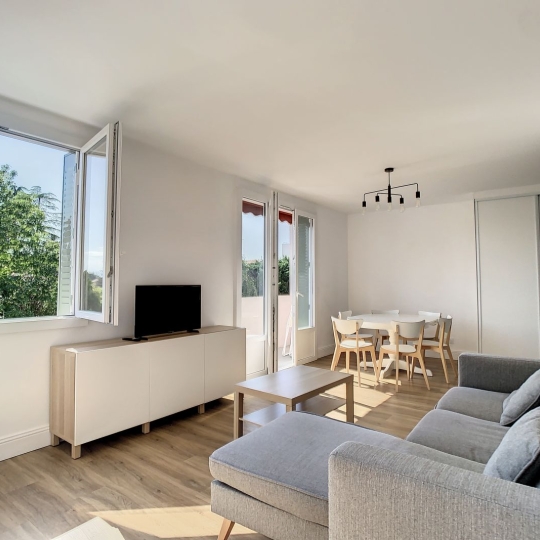  Annonces VAULX EN VELIN : Appartement | LYON (69005) | 81 m2 | 1 450 € 