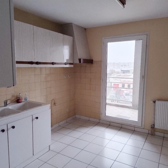  Annonces VAULX EN VELIN : Appartement | LYON (69008) | 85 m2 | 245 000 € 