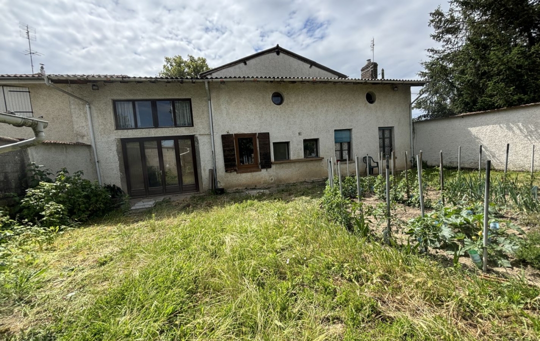 Annonces VAULX EN VELIN : Maison / Villa | CAILLOUX-SUR-FONTAINES (69270) | 200 m2 | 330 000 € 