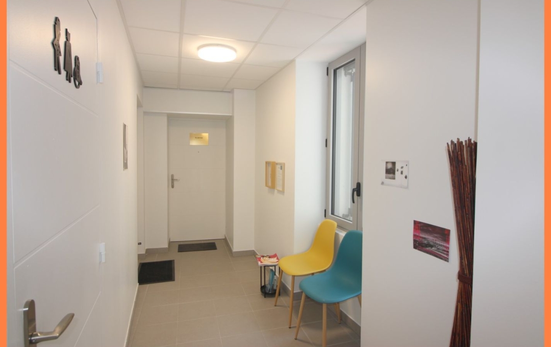 Annonces VAULX EN VELIN : Office | MONTLUEL (01120) | 29 m2 | 105 000 € 