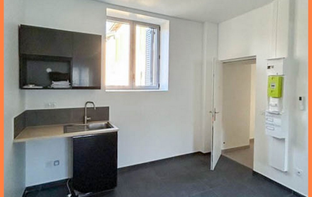 Annonces VAULX EN VELIN : Office | MONTLUEL (01120) | 29 m2 | 105 000 € 