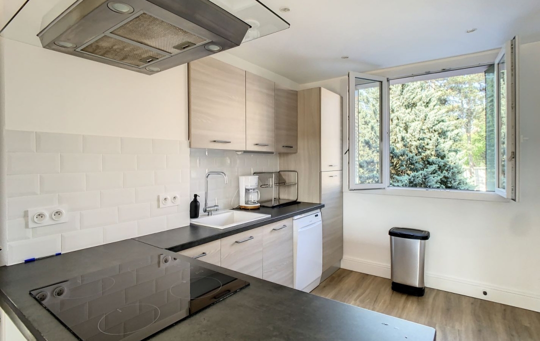 Annonces VAULX EN VELIN : Appartement | LYON (69005) | 81 m2 | 1 450 € 