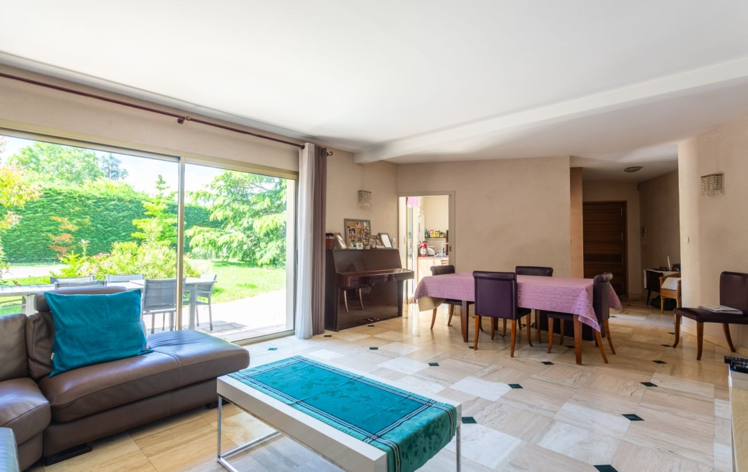 Annonces VAULX EN VELIN : Maison / Villa | FRANCHEVILLE (69340) | 200 m2 | 895 000 € 