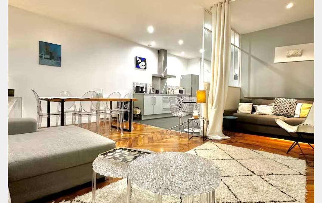 Annonces VAULX EN VELIN : Appartement | LYON (69002) | 55 m2 | 1 950 € 