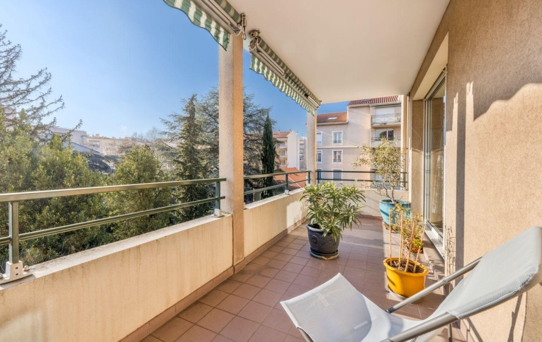 Annonces VAULX EN VELIN : Appartement | LYON (69008) | 85 m2 | 299 000 € 